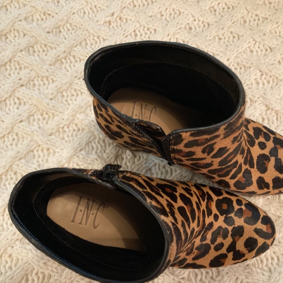 NIB INC Leopard Pony Hair Ankle Booties Sz 5 - Picture 6 of 9
